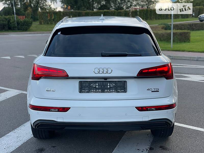 Позашляховик / Кросовер Audi Q5 2021 в Києві