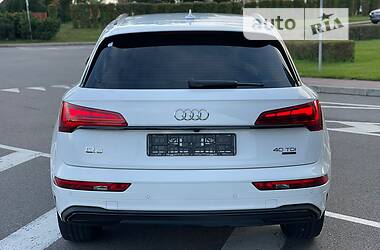 Внедорожник / Кроссовер Audi Q5 2021 в 