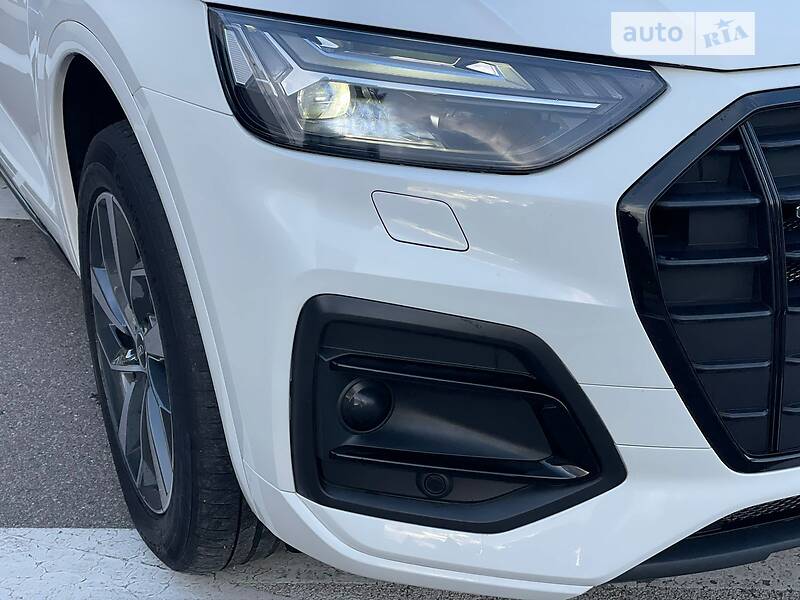 Позашляховик / Кросовер Audi Q5 2021 в Києві