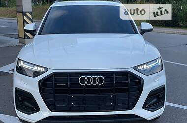 Внедорожник / Кроссовер Audi Q5 2021 в 