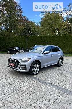 Позашляховик / Кросовер Audi Q5 2021 в 