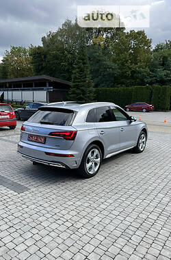 Позашляховик / Кросовер Audi Q5 2021 в 