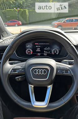 Позашляховик / Кросовер Audi Q5 2021 в 