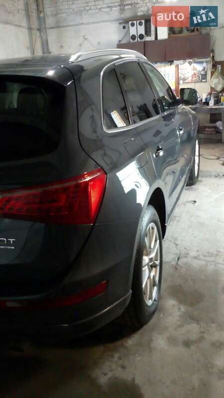 Внедорожник / Кроссовер Audi Q5 2010 в Запорожье