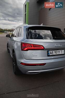 Внедорожник / Кроссовер Audi Q5 2018 в 