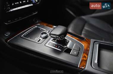 Внедорожник / Кроссовер Audi Q5 2018 в 