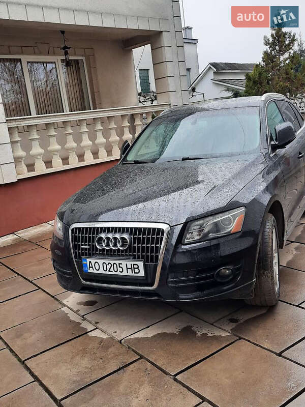 Внедорожник / Кроссовер Audi Q5 2011 в Тячеве