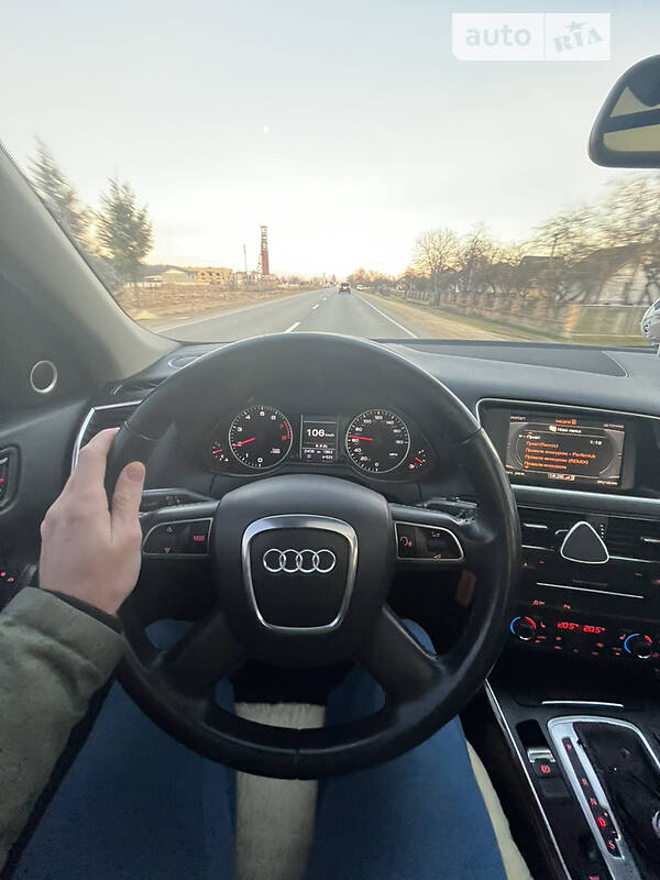 Внедорожник / Кроссовер Audi Q5 2010 в Калуше