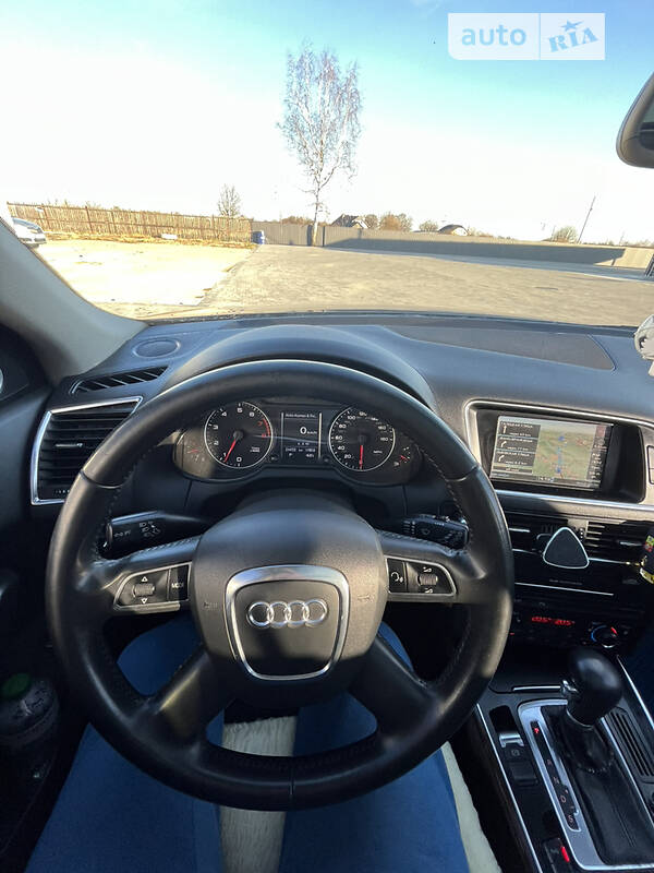Внедорожник / Кроссовер Audi Q5 2010 в Калуше