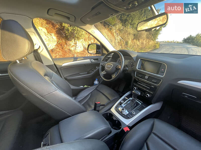 Внедорожник / Кроссовер Audi Q5 2015 в Черноморске