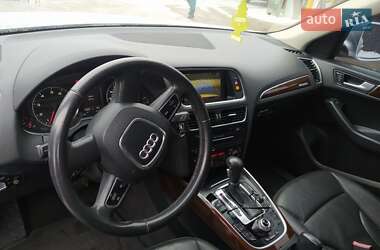 Внедорожник / Кроссовер Audi Q5 2011 в 