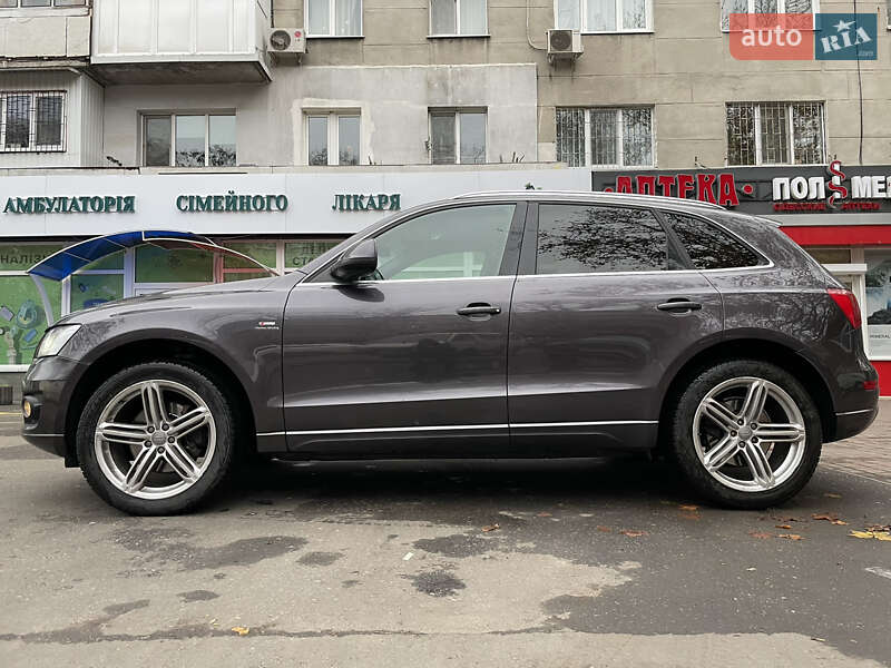 Внедорожник / Кроссовер Audi Q5 2010 в Одессе
