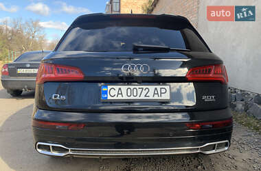 Внедорожник / Кроссовер Audi Q5 2018 в 