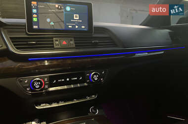 Внедорожник / Кроссовер Audi Q5 2018 в 