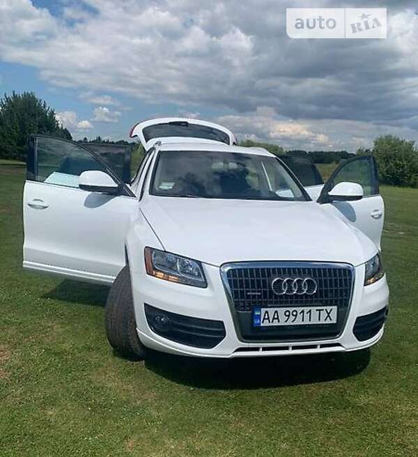 Внедорожник / Кроссовер Audi Q5 2011 в Киеве