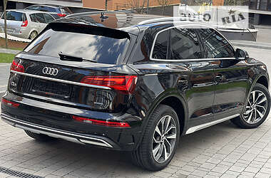 Внедорожник / Кроссовер Audi Q5 2020 в 