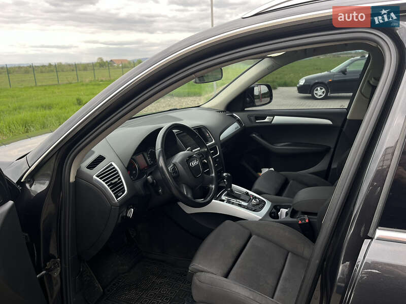 Позашляховик / Кросовер Audi Q5 2010 в Тячеві фото 6 Позашляховик / Кросовер Audi Q5 2010 в Тячеві