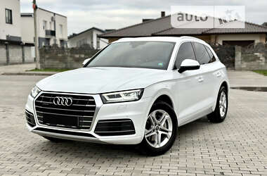 Внедорожник / Кроссовер Audi Q5 2018 в 