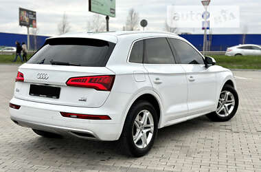 Внедорожник / Кроссовер Audi Q5 2018 в 
