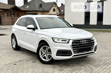 Внедорожник / Кроссовер Audi Q5 2018 в 