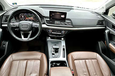 Внедорожник / Кроссовер Audi Q5 2018 в 