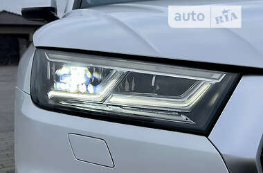 Внедорожник / Кроссовер Audi Q5 2018 в 