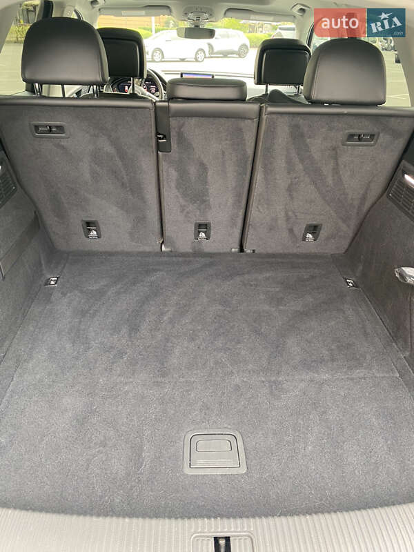 Внедорожник / Кроссовер Audi Q5 2019 в Киеве