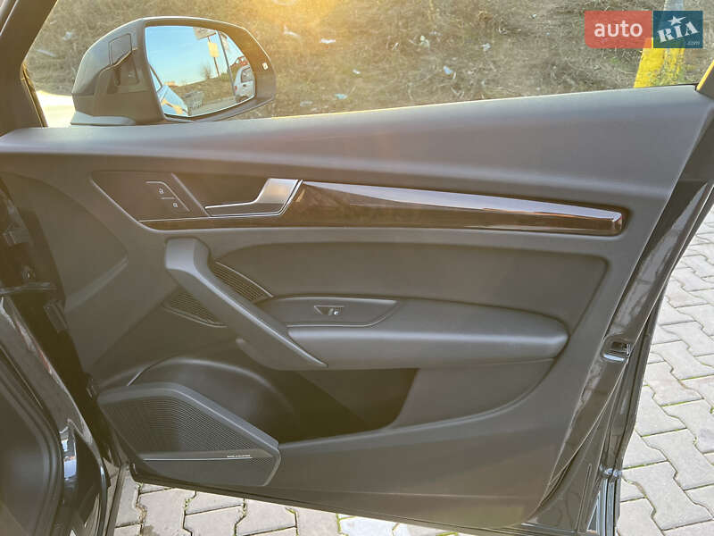 Внедорожник / Кроссовер Audi Q5 2018 в Одессе