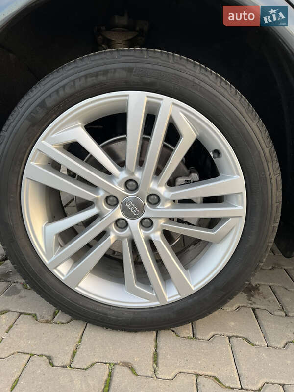 Внедорожник / Кроссовер Audi Q5 2018 в Одессе
