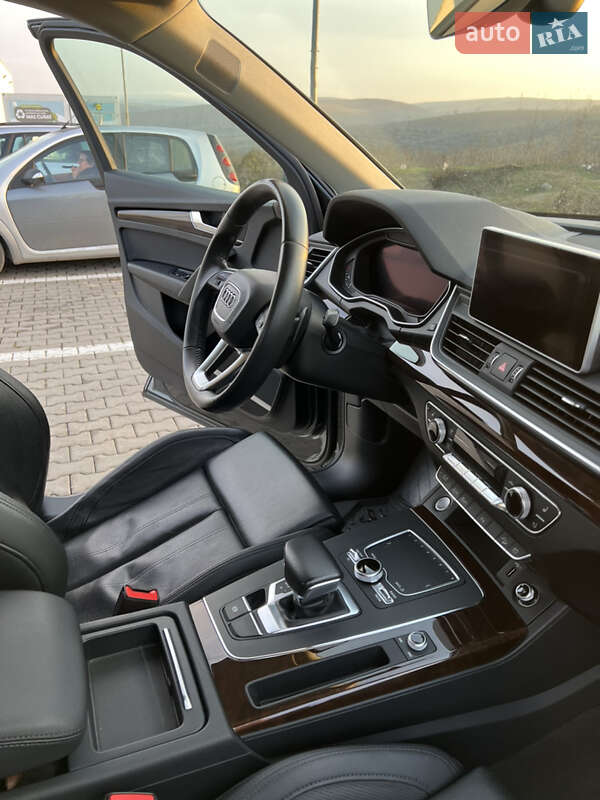 Внедорожник / Кроссовер Audi Q5 2018 в Одессе