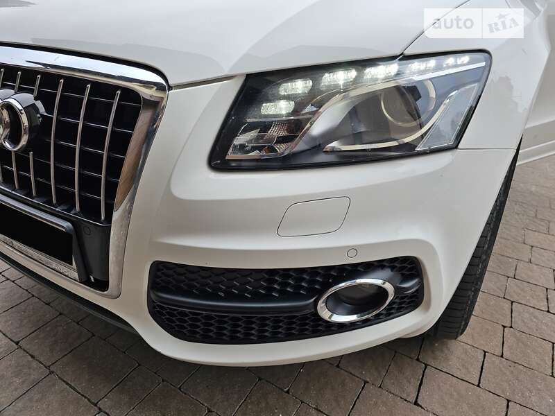 Позашляховик / Кросовер Audi Q5 2011 в Тернополі