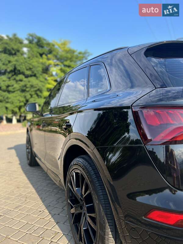 Внедорожник / Кроссовер Audi Q5 2017 в Одессе