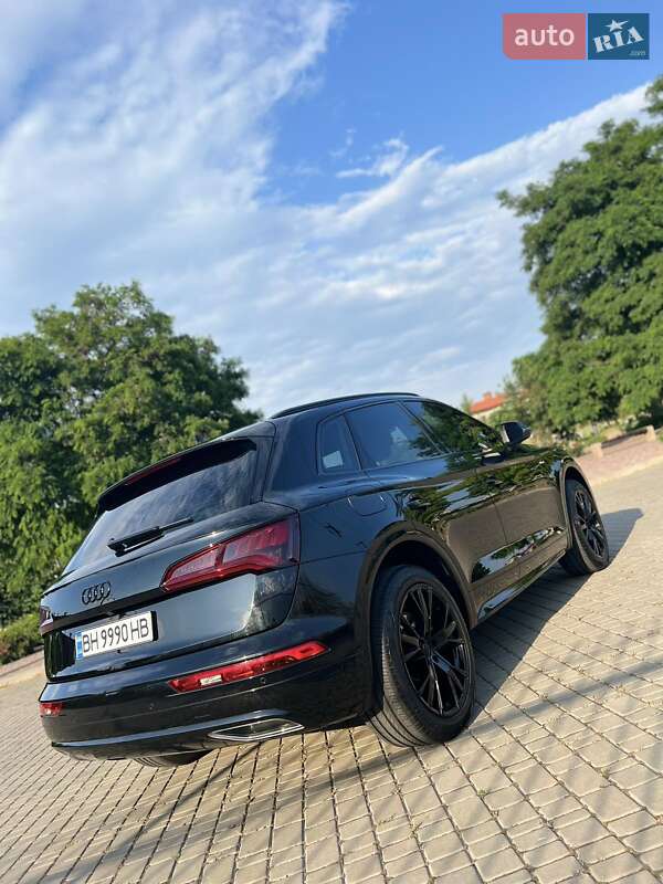 Внедорожник / Кроссовер Audi Q5 2017 в Одессе