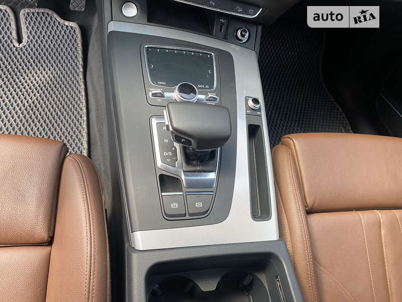 Внедорожник / Кроссовер Audi Q5 2018 в Киеве