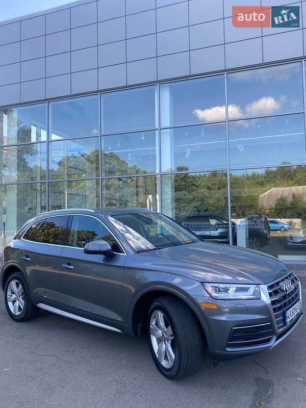 Позашляховик / Кросовер Audi Q5 2019 в Києві