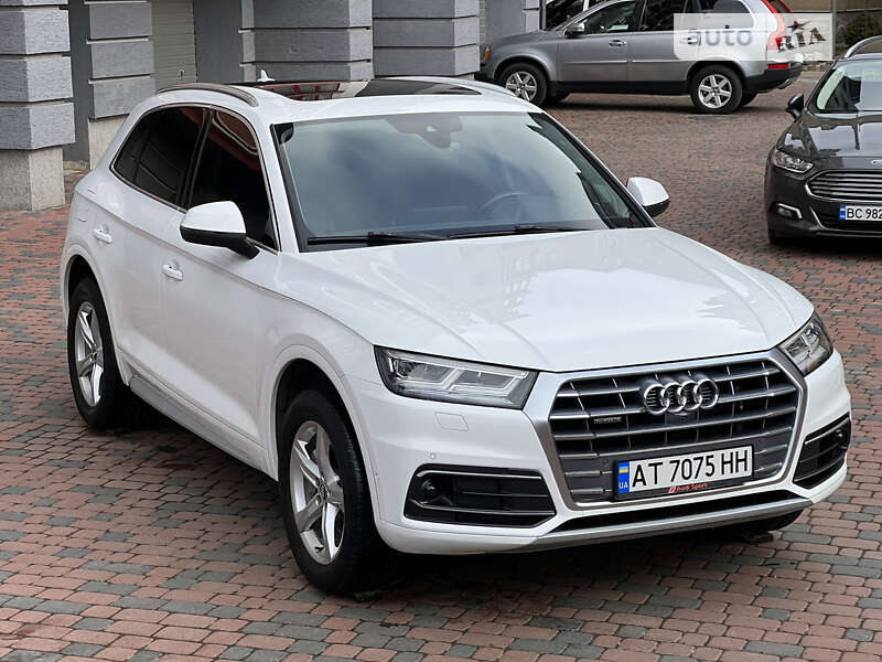 Позашляховик / Кросовер Audi Q5 2017 в Івано-Франківську