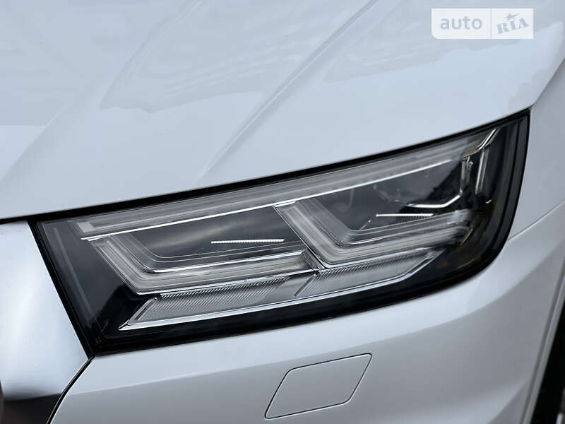 Позашляховик / Кросовер Audi Q5 2017 в Івано-Франківську