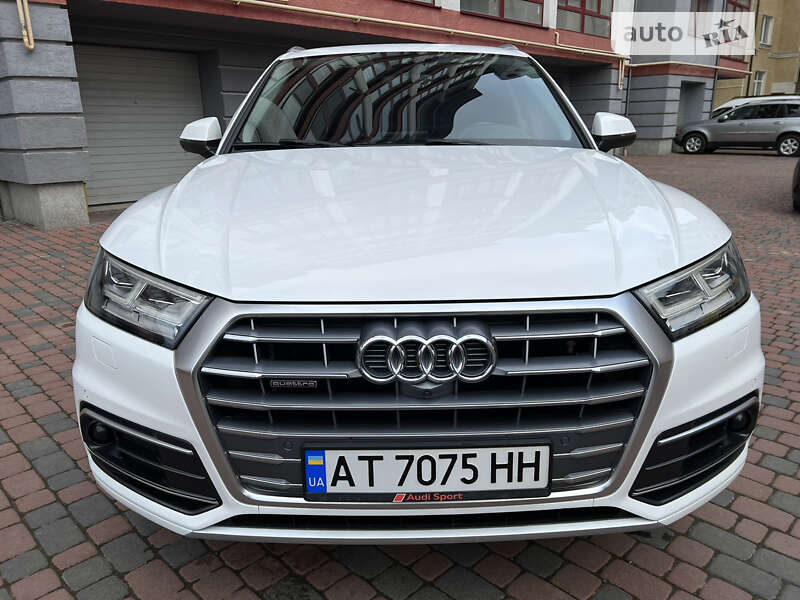 Позашляховик / Кросовер Audi Q5 2017 в Івано-Франківську