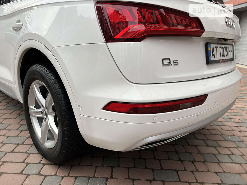 Позашляховик / Кросовер Audi Q5 2017 в Івано-Франківську