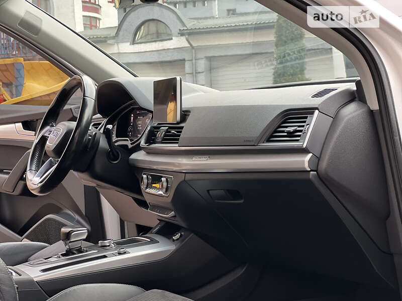 Позашляховик / Кросовер Audi Q5 2017 в Івано-Франківську