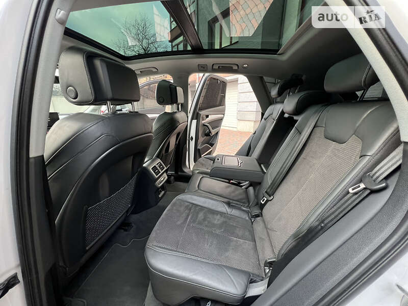 Позашляховик / Кросовер Audi Q5 2017 в Івано-Франківську