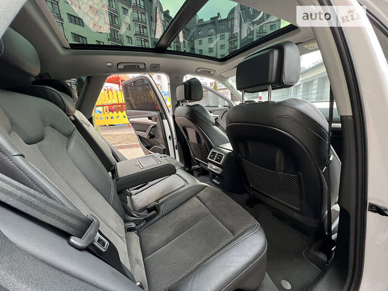 Позашляховик / Кросовер Audi Q5 2017 в Івано-Франківську