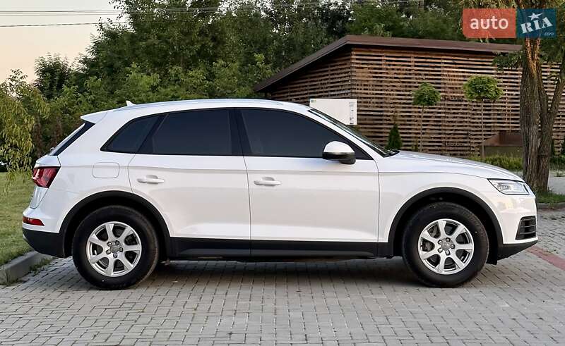 Внедорожник / Кроссовер Audi Q5 2018 в Золочеве