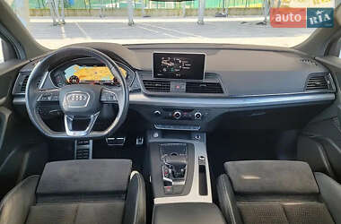 Внедорожник / Кроссовер Audi Q5 2017 в 