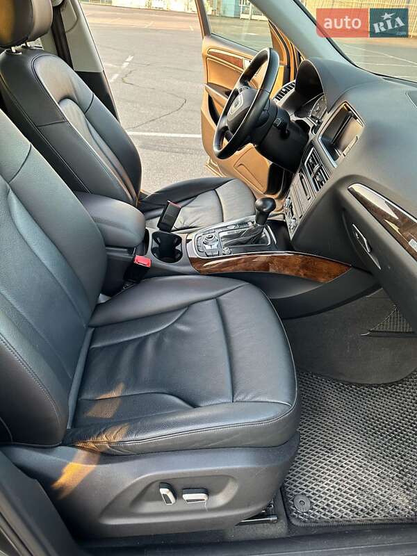 Позашляховик / Кросовер Audi Q5 2015 в Дніпрі