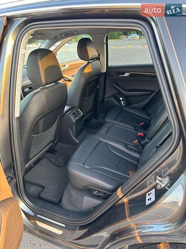 Позашляховик / Кросовер Audi Q5 2015 в Дніпрі