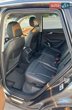 Внедорожник / Кроссовер Audi Q5 2015 в 