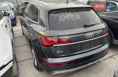 Позашляховик / Кросовер Audi Q5 2021 в 