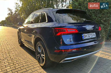 Внедорожник / Кроссовер Audi Q5 2018 в 