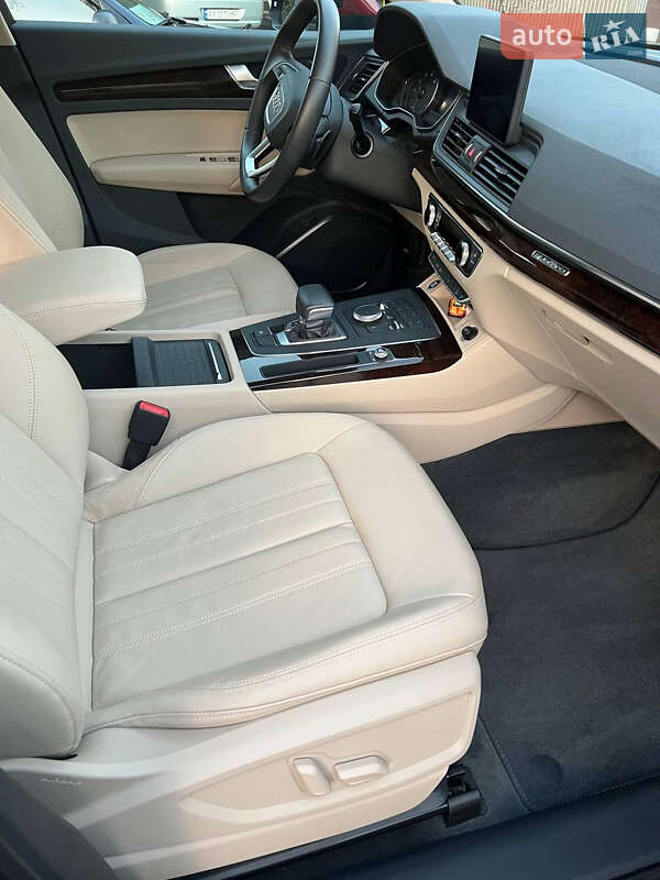 Позашляховик / Кросовер Audi Q5 2020 в Харкові